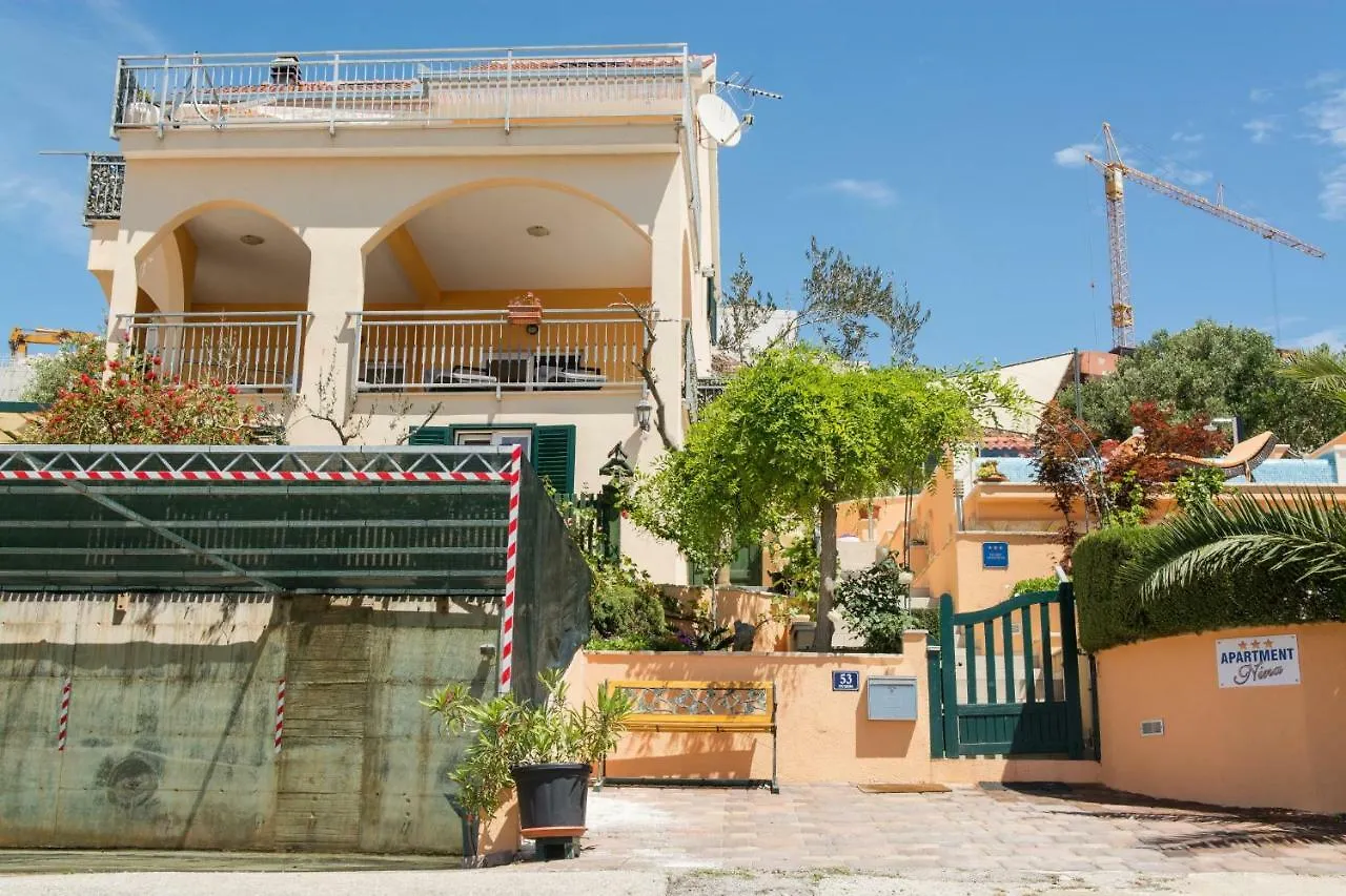 Poolside Apartment House Nina Trogir 0*,