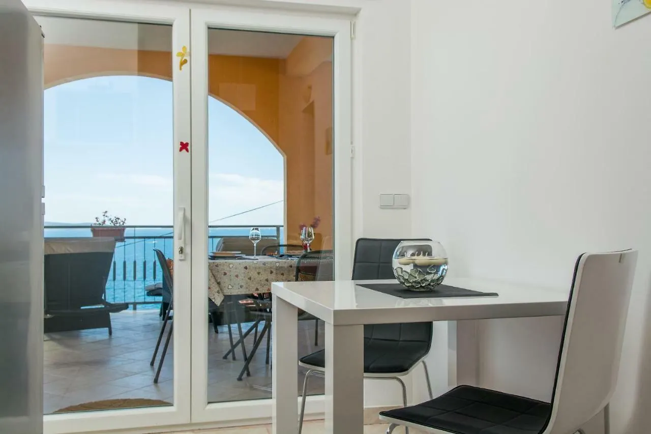 Poolside Apartment House Nina 特罗吉尔 克罗地亚
